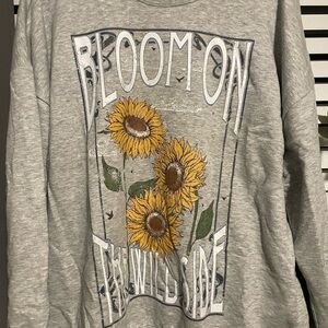 No Boundaries Gray Sweatshirt with Sunflower Design